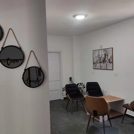 Triumph And * Vlorë