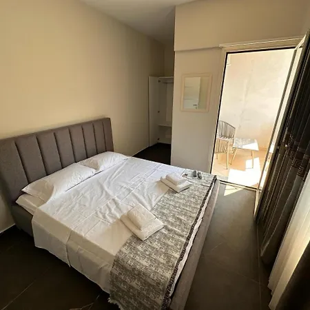 Triumph And 住宿加早餐酒店 Vlorë